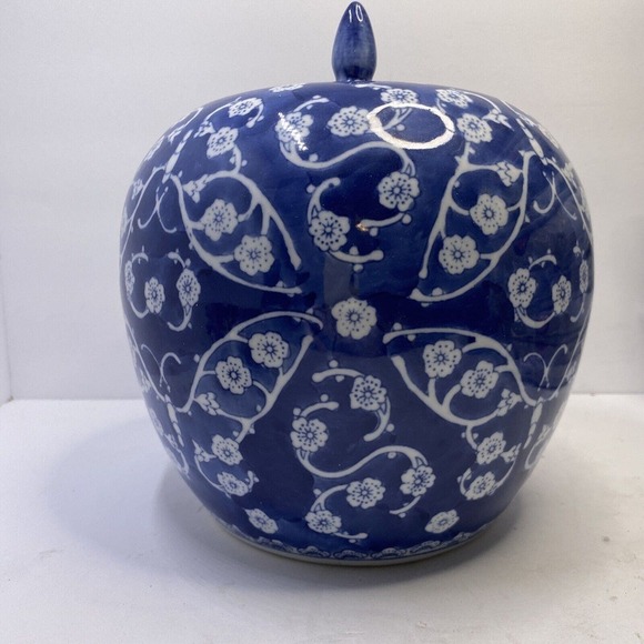 Vintage Chinese Ginger Jar Blue White Porcelain w/ Lid Cherry Blossom Butterfly
